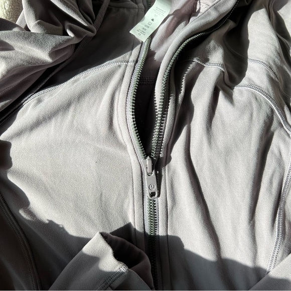 Lululemon Define Hooded Jacket - Picture 2 of 6